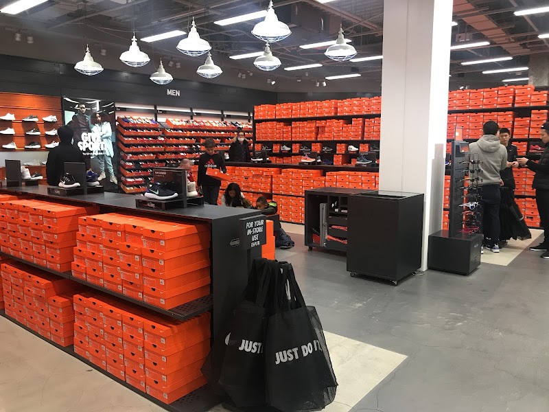 ナイキファクトリーストア お台場 Nike Factory Store Odaiba 東京都江東区青海 スポーツ用品店 衣料品 グルコミ