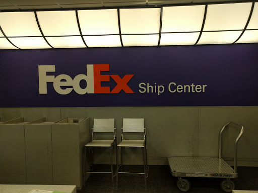 Shipping and Mailing Service «FedEx Ship Center», reviews and photos, 3750 Haven Ave, Menlo Park, CA 94025, USA