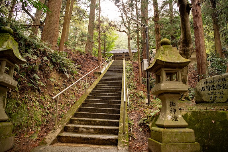 那賣佐(なめさ)神社