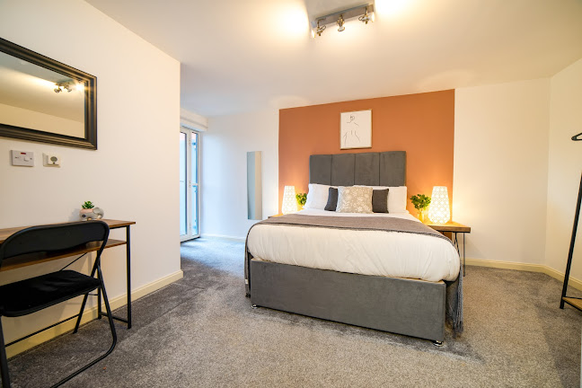 Reviews of DYZYN Living - The Granary - Serviced Accommodation and Short Lets Cardiff bay - Pet Friendly in Cardiff - Travel Agency