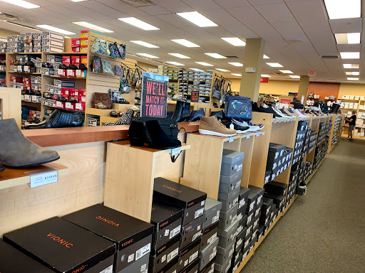 Shoe Store «Peltz Shoes - Bradenton Store», reviews and photos, 5275 University Pkwy, University Park, FL 34201, USA