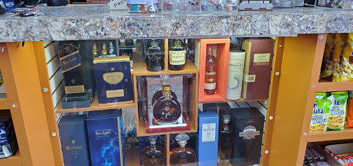 Liquor Store «Decatur Wine & Spirits», reviews and photos, 1789 Lawrenceville Hwy, Decatur, GA 30033, USA