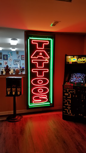 Tattoo Shop «Pinz and Needlez Tattoo», reviews and photos, 1711 Pulaski Hwy, Edgewood, MD 21040, USA
