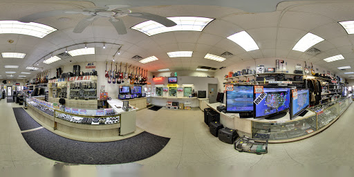 Pawn Shop «Chicago Pawners & Jewelers», reviews and photos, 2405 W Madison St, Chicago, IL 60612, USA