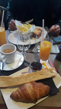 Croissant du Restaurant français Triadou Haussmann à Paris - n°18