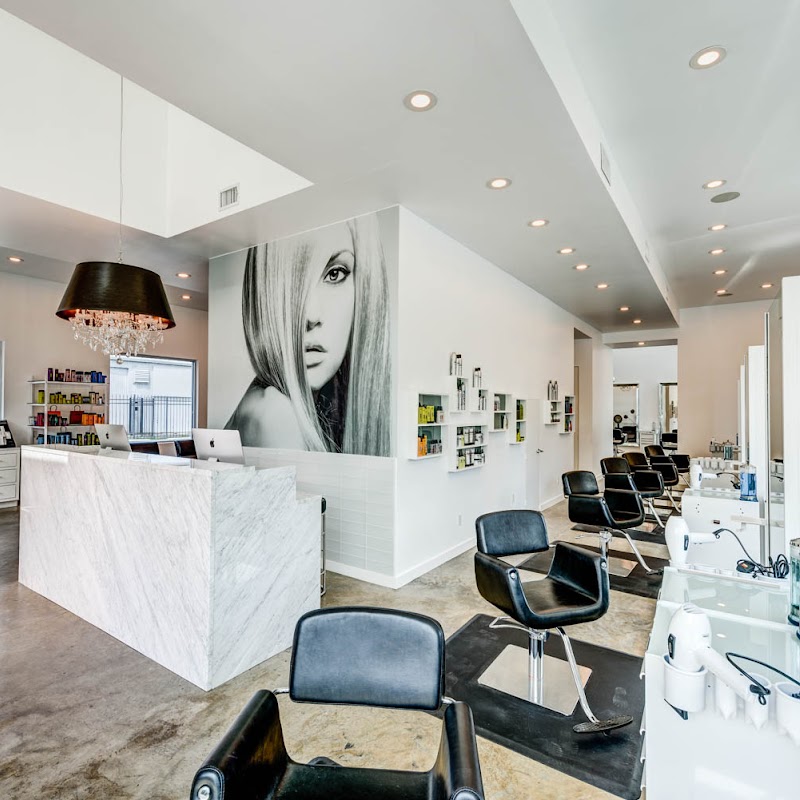 The Upper Hand Salon: Hyde Park