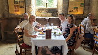 Atmosphère du Restaurant Buffet-Déjeuner-Bŕunch aux Vaux de Cernay à Cernay-la-ville - n°2