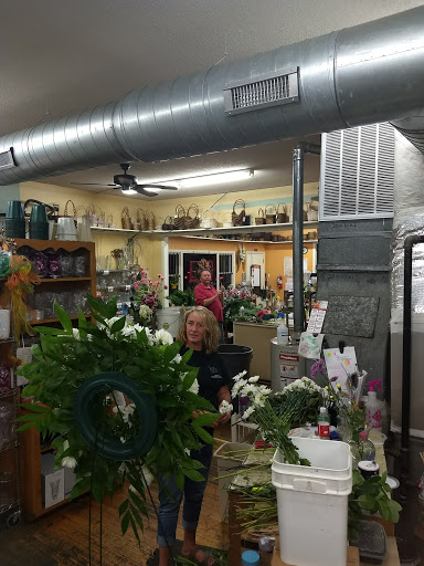 Coggins Flowers & Gifts, 800 N Church St, Spartanburg, SC 29303, USA, 