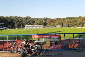 Atletický a fotbalový stadion na Parapleti image