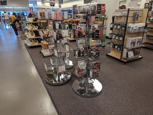 Department Store «Nordstrom Rack Bergen Town Center», reviews and photos, 510 Bergen Town Center, Paramus, NJ 07652, USA