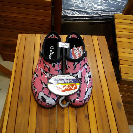 Home Goods Store «Tuesday Morning», reviews and photos, 9240 Westport Rd, Louisville, KY 40242, USA