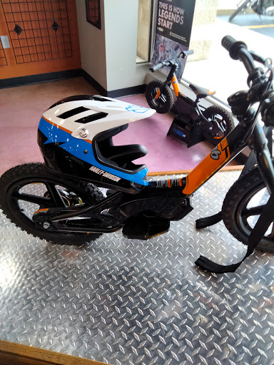 Suzuki Motorcycle Dealer «Metro Harley-Davidson Suzuki Can-Am», reviews and photos, 2415 Westdale Dr SW, Cedar Rapids, IA 52404, USA