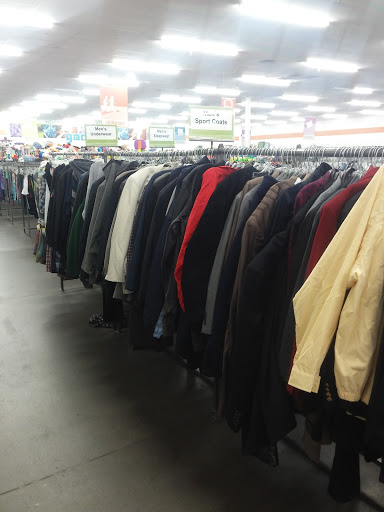 Thrift Store «19th Ave & Baseline Goodwill Retail Store, Donation Center & Career Center», reviews and photos, 1980 W Baseline Rd Suite 120, Phoenix, AZ 85041, USA