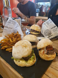 Hamburger du Restaurant de hamburgers FRÈRES TUCK LIMOGES - n°10