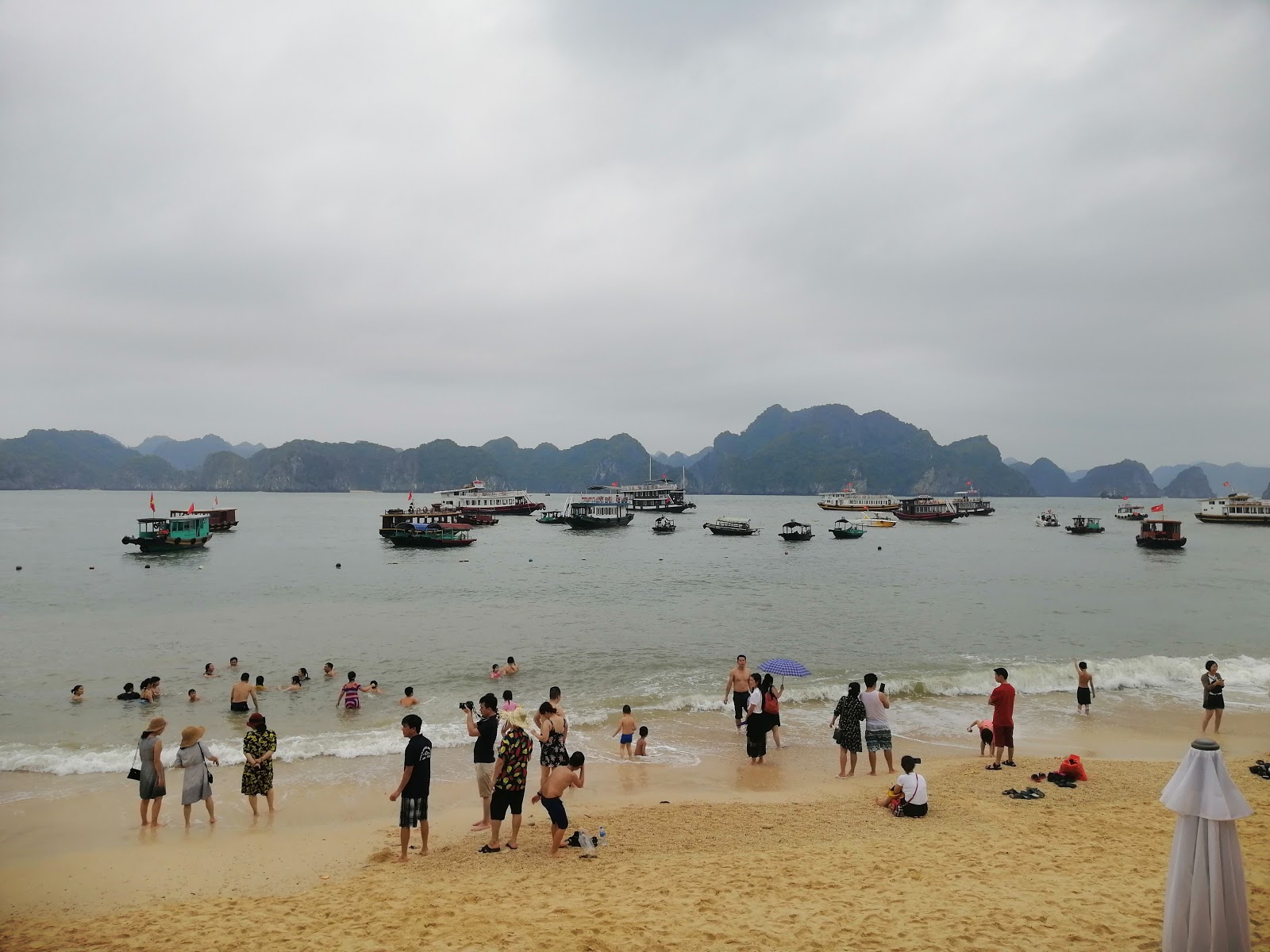 Photo de Monkey Island beach - endroit populaire parmi les connaisseurs de la détente