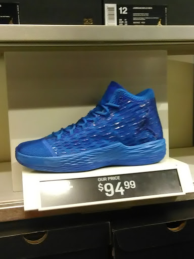 Sporting Goods Store «Nike Factory Store», reviews and photos, 4600 Shelbyville Rd #615, Louisville, KY 40207, USA