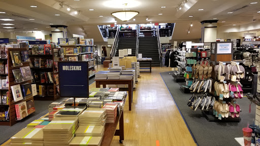 Book Store «Yale University Bookstore», reviews and photos, 77 Broadway, New Haven, CT 06511, USA