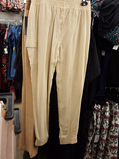 Discount Store «Fallas Paredes Discount Stores», reviews and photos, 26 E Baseline Rd #110, Phoenix, AZ 85040, USA