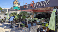Atmosphère du Restaurant de fondues Restaurant Le Refuge - Savoyard à Saint-Raphaël - n°13