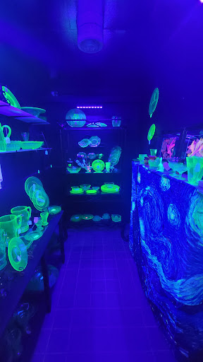 Consignment Shop «Baker Street Curiosity Shop», reviews and photos, 6780 Market St, Wilmington, NC 28405, USA