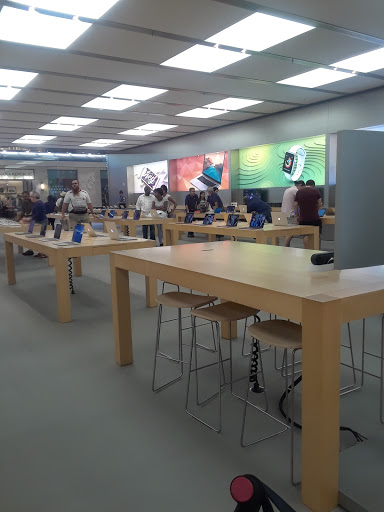 Computer Store «Apple Christiana Mall», reviews and photos, 125 Stanton Christiana Rd, Newark, DE 19702, USA