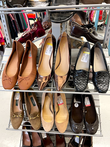 Thrift Store «Goodwill Industries of Middle Tennessee», reviews and photos, 108 Lane Pkwy, Shelbyville, TN 37160, USA