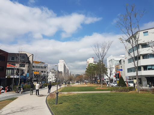 Gyeongui Line Forest Park