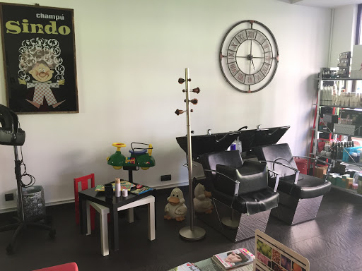 Información y opiniones sobre Peluquería Helena Jarrín de León