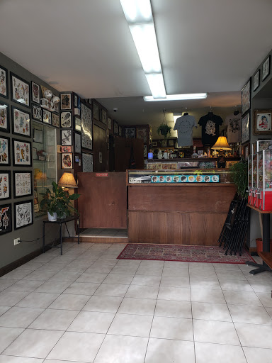 Tattoo Shop «Taylor Street Tattoo», reviews and photos, 1150 W Taylor St, Chicago, IL 60607, USA