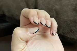 beverly's nail spa image