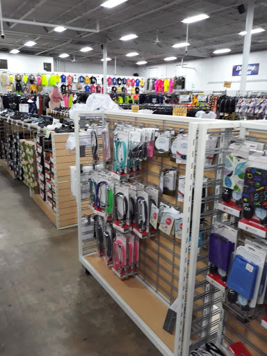 Uniform Store «Scrub Pro Uniforms & Alko Clothing Outlet», reviews and photos, 8801 Kelso Dr, Baltimore, MD 21221, USA