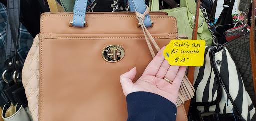 Thrift Store «Hillcrest Hope Thrift Store», reviews and photos, 7 W Mill St, Liberty, MO 64068, USA