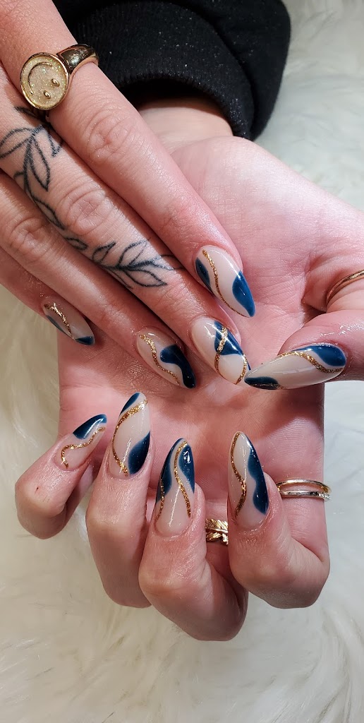 Hang Nails Salon 57064