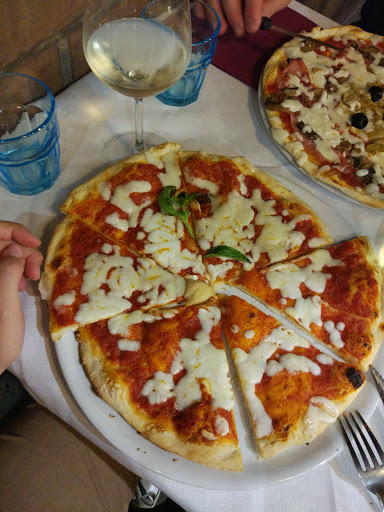 Torricelli dal 1963 Ristorante Bar Pizzeria in Rapolano Terme, Provincia di Siena