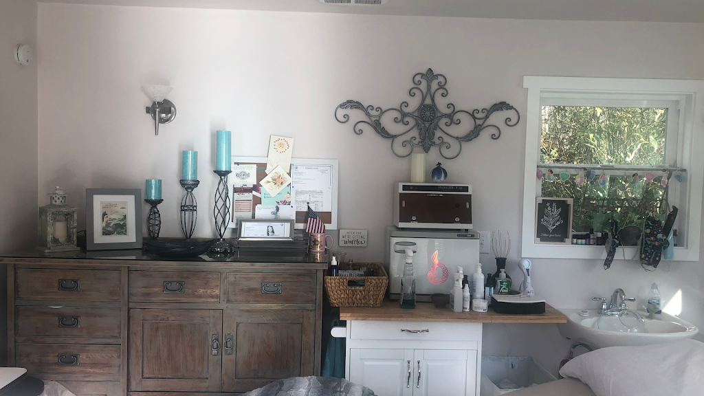 Skinthia’s Private Skincare Suite 98036