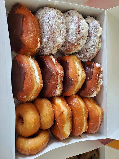 Donut Shop «Flip Flops Donut Shop», reviews and photos, 129 Bogue Inlet Dr, Emerald Isle, NC 28594, USA