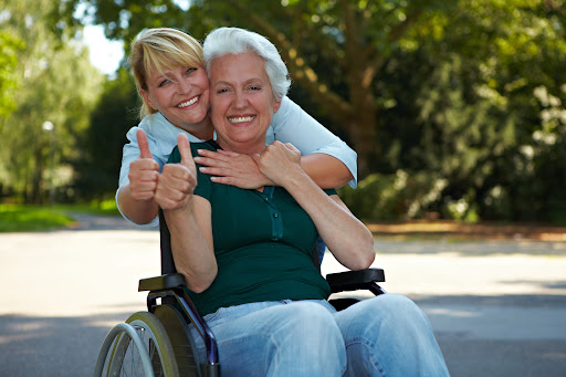 24 Stunden Pflege für Senioren | Pflegevermittlung Makolla