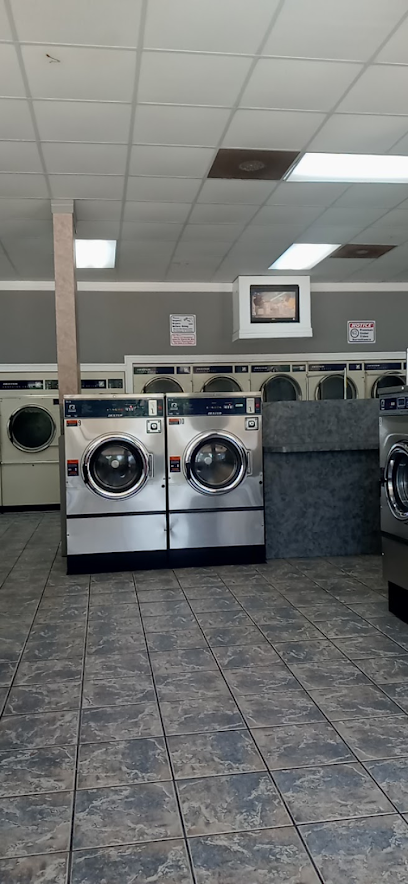 A & W coin laundry