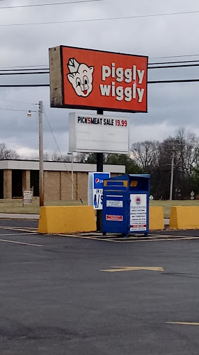Grocery Store «Piggly Wiggly», reviews and photos, 1101 Scottsville Rd, Lafayette, TN 37083, USA