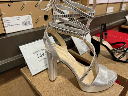 Shoe Store «DSW Designer Shoe Warehouse», reviews and photos, 12997 Fair Lakes Shopping Center, Fairfax, VA 22033, USA