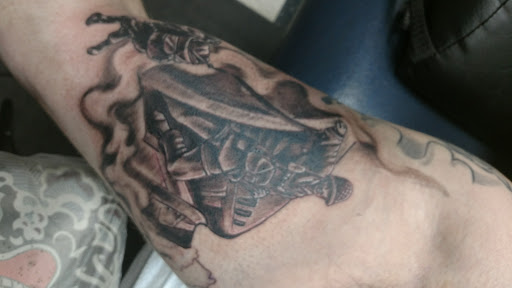 Tattoo Shop «Sonic Tattoos», reviews and photos, 1845 Velp Ave # C, Green Bay, WI 54303, USA