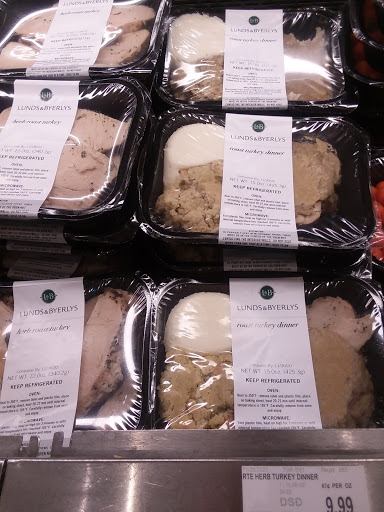 Grocery Store «Lunds & Byerlys Northeast Minneapolis», reviews and photos, 25 University Ave SE, Minneapolis, MN 55414, USA