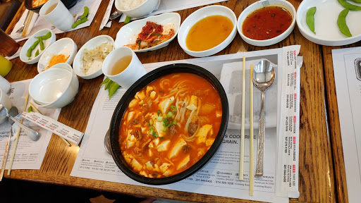 Shopping Mall «Dalewood Shopping Center II», reviews and photos, 353-371 N Central Ave, Hartsdale, NY 10530, USA