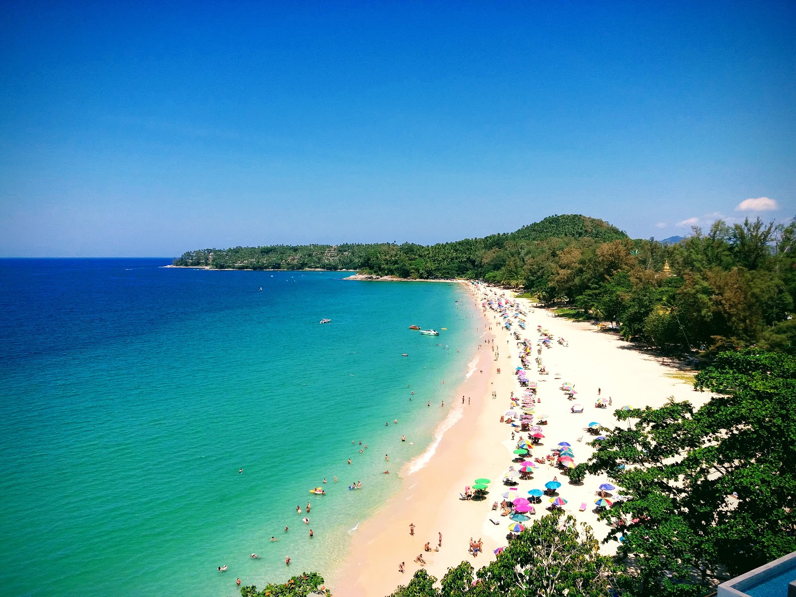 Fotografija Plaža Surin z prostorna obala