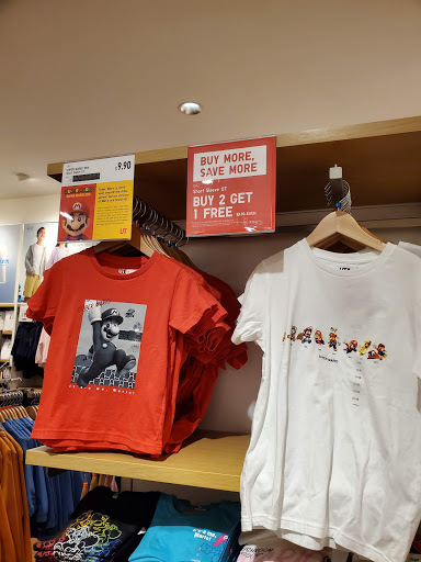 Stores to buy women's t-shirts Philadelphia