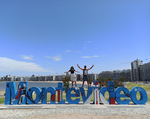 Montevideo sign