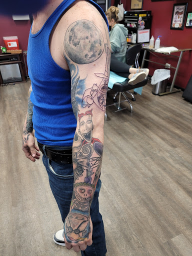 Tattoo Shop «Stained in pain tattoos», reviews and photos, 4211 N Milwaukee Ave, Chicago, IL 60641, USA