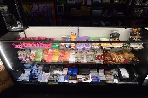 Tobacco Shop «Smoke House», reviews and photos, 968 Dundee Ave, Elgin, IL 60120, USA