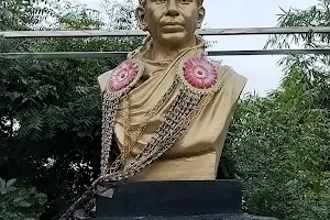 Maraimalai Adigalar Statue image