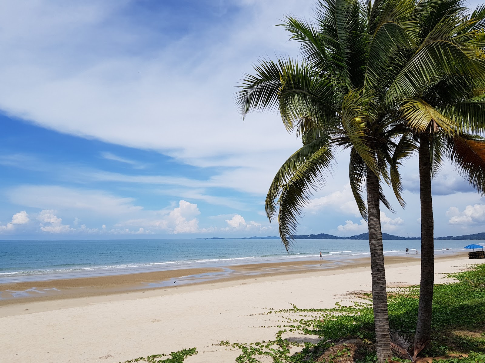 Foto di Laem Maepim Beach e l'insediamento